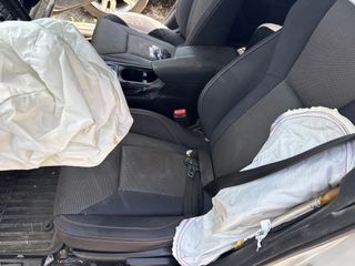 2018 Subaru Crosstrek 2.0i Premium - Interior Front Seat Image